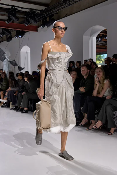 Look 49